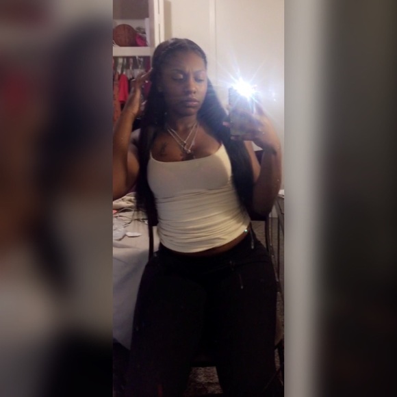 Meet your Posher, Jade - Picture 1 of 1